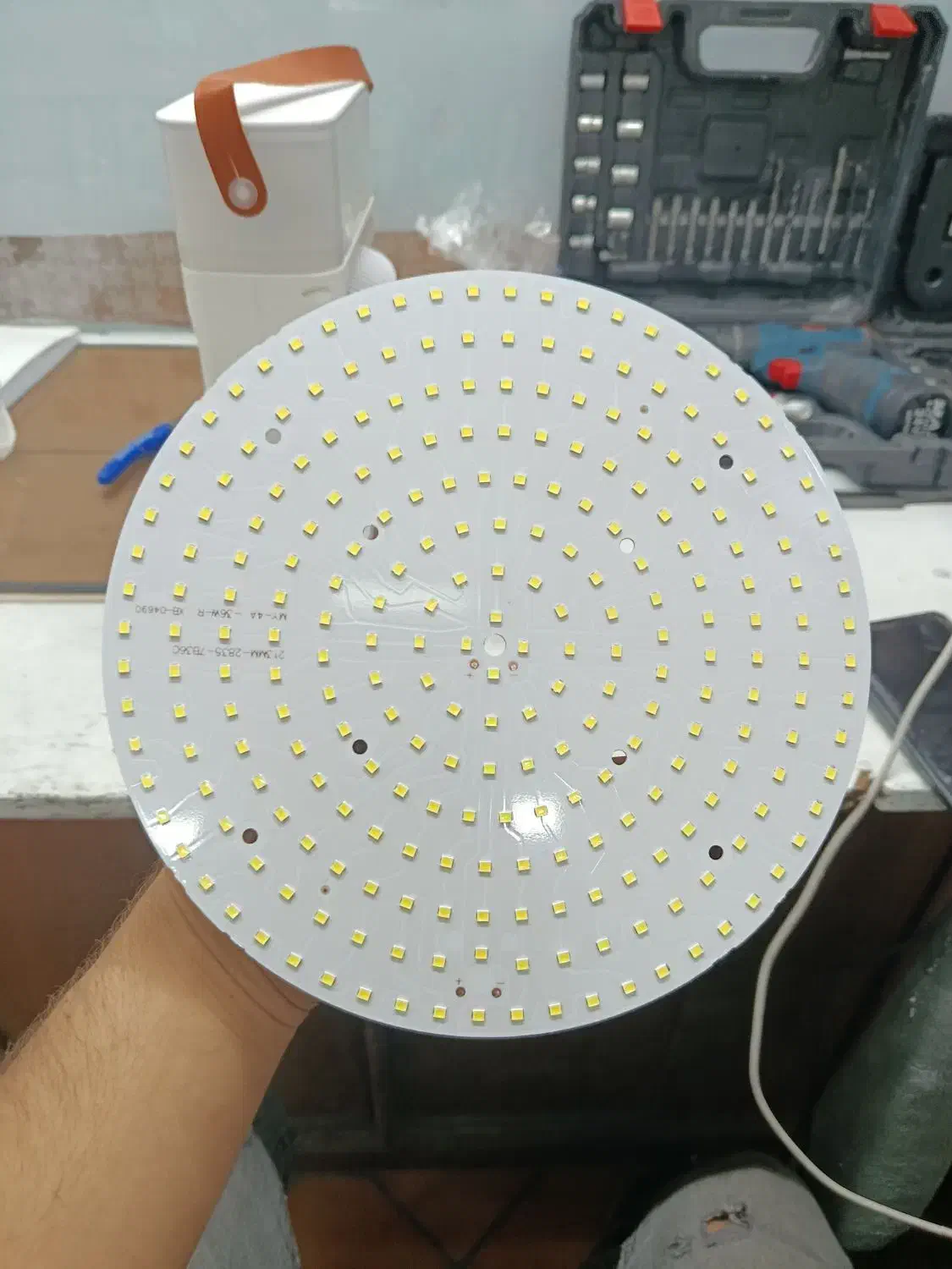 تعمیرات لامپ ،پرژکتور،پنل سقفی ،چراغ خیابانی و|خدمات پیشه و مهارت|شیراز, وصال|دیوار