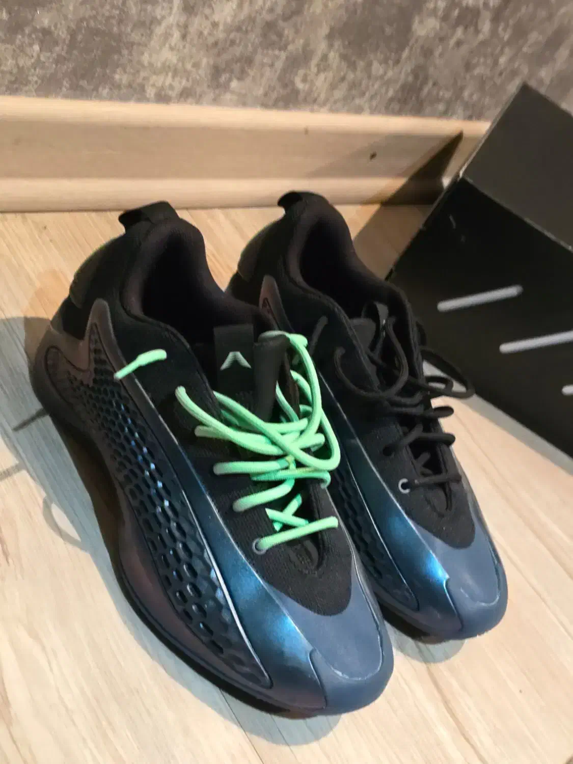 کتونی اورجینال بسکتبال آدیداس سایز ۴۴|کیف، کفش، کمربند|رشت, چله خانه|دیوار