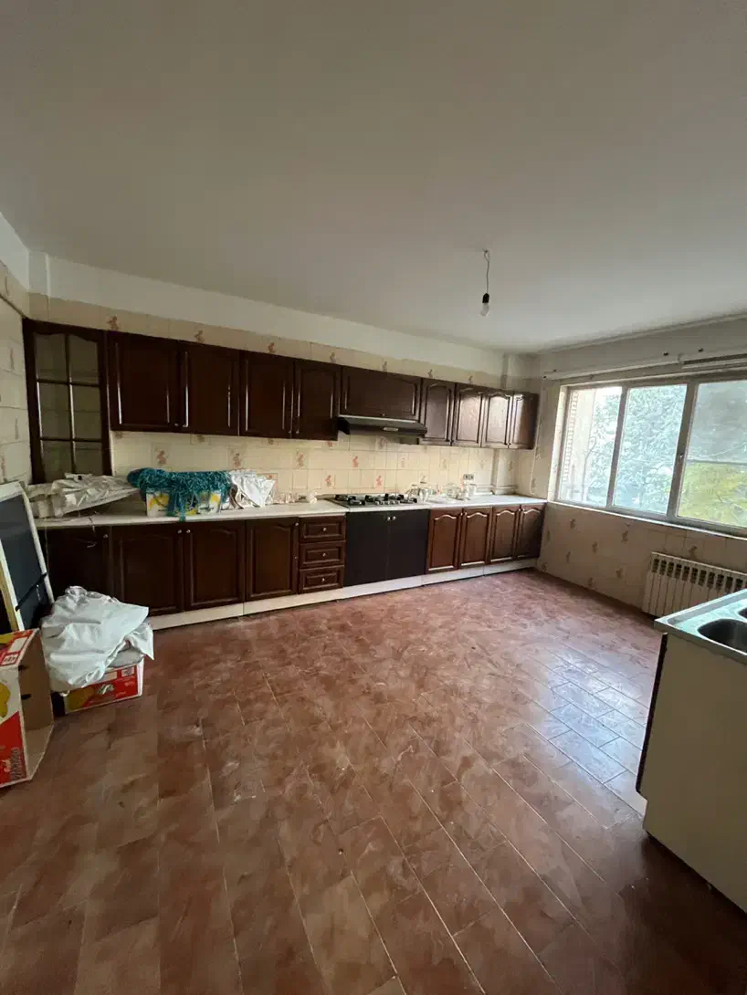 اپارتمان ۱۵۵متری رو به افتاب در گلستان ها