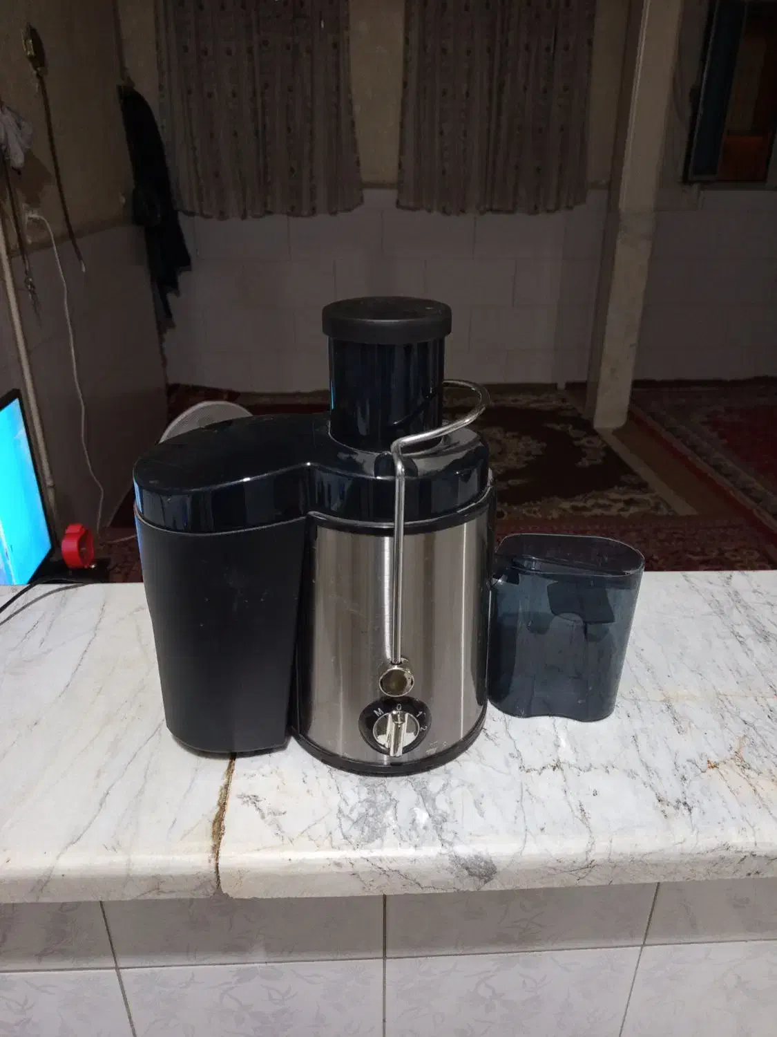 آبمیوه گیری|آبمیوه‌گیر و آب‌مرکبات‌گیر|قم, شهرک امام حسین|دیوار