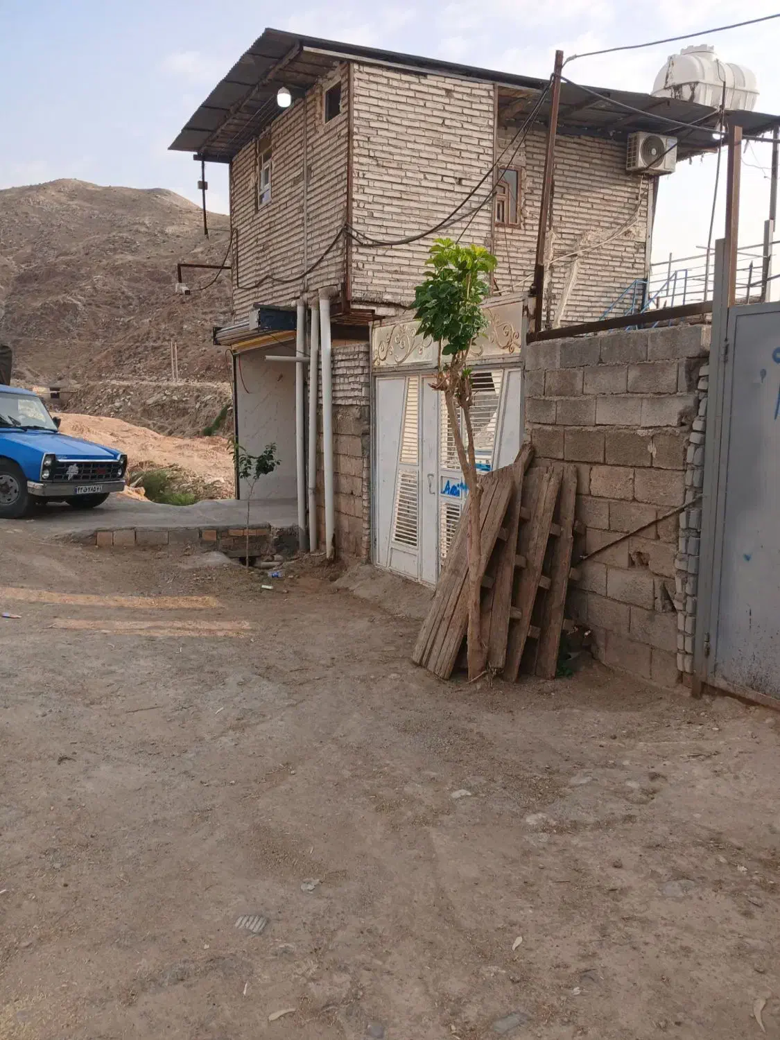 نیازمند یک کارگر دامداری|استخدام سرایداری و نظافت|پلدختر, |دیوار