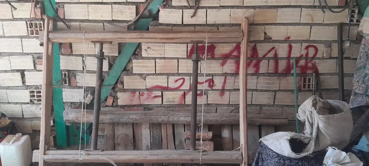 دزگاه خالیچه نوع|ابزارآلات|خواجه, |دیوار