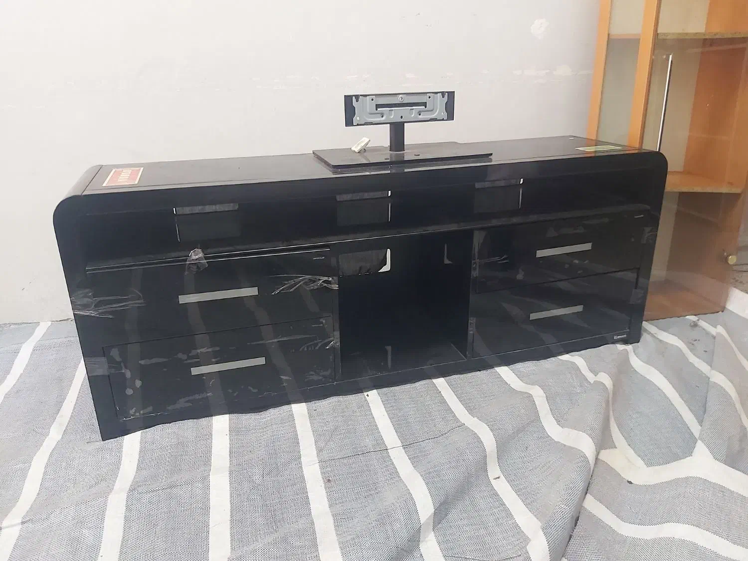 میز تلوزیون|میز تلویزیون|رشت, یخسازی|دیوار