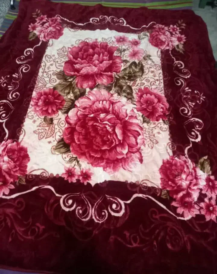 فروش فوری 100عدد پتو دونفره گلبافت گلبرجسته|رختخواب، بالش، پتو|کرج, کمال‌شهر|دیوار
