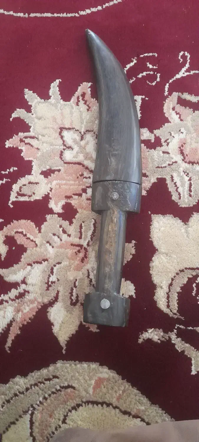 خنجر قدیمی از نوع دبان|کلکسیون اشیاء عتیقه|سنندج, |دیوار