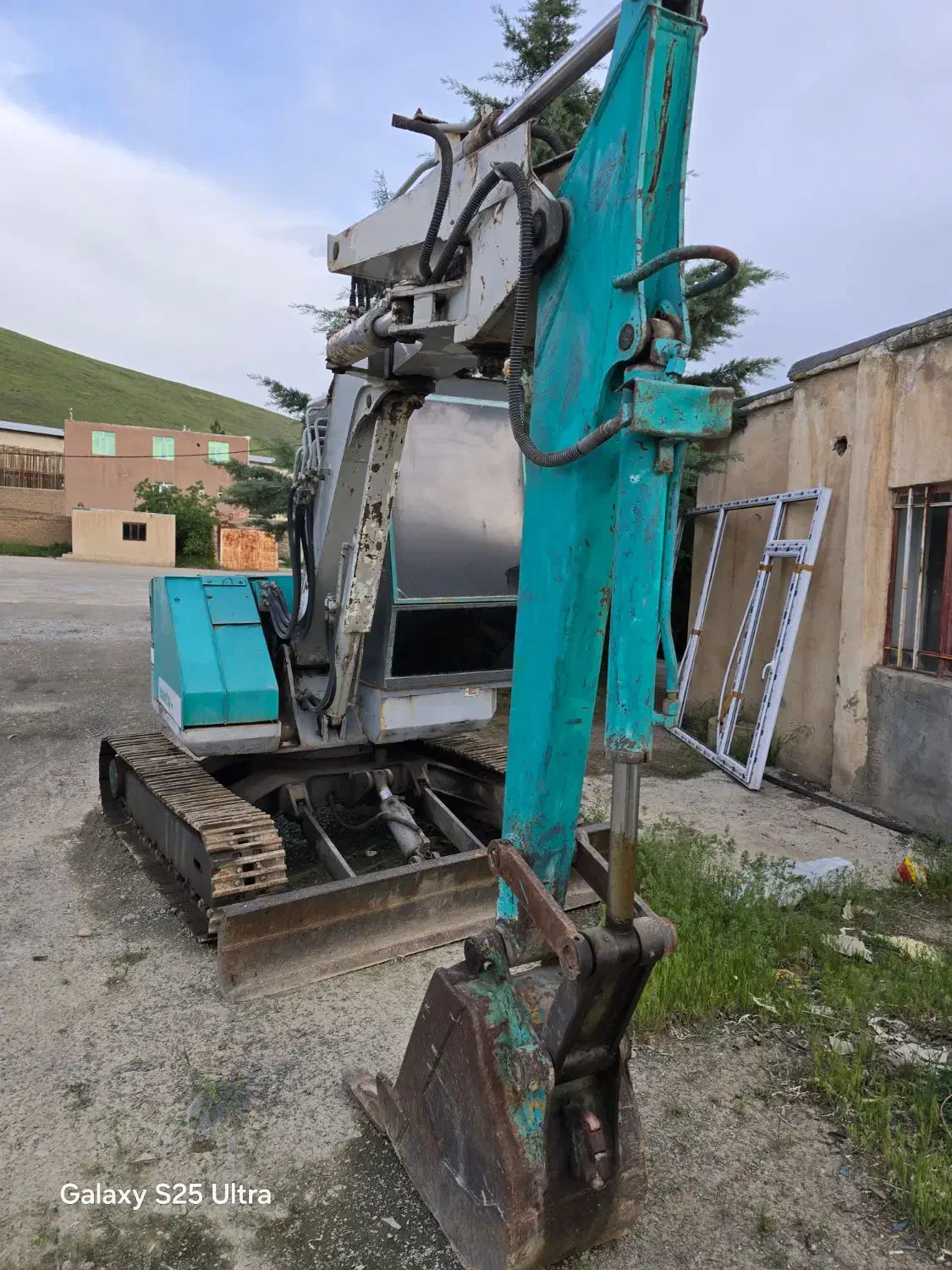 مینی بیل کوماتسو|ماشین‌آلات صنعتی|رشت, آب آسیاب|دیوار