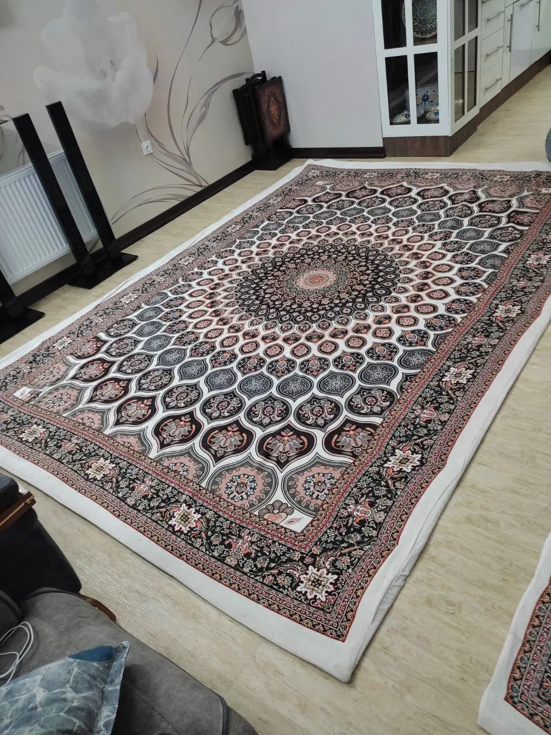 فرش با نخ ابریشم طرح جدید|فرش|زاهدان, |دیوار