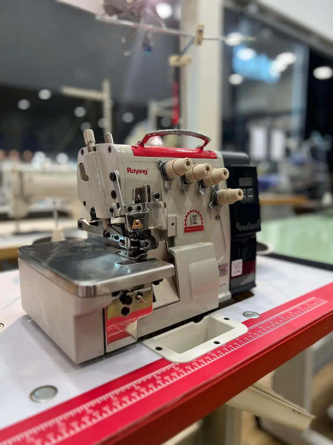 سردوز صنعتی|چرخ خیاطی و ریسندگی|رشت, صفاری|دیوار