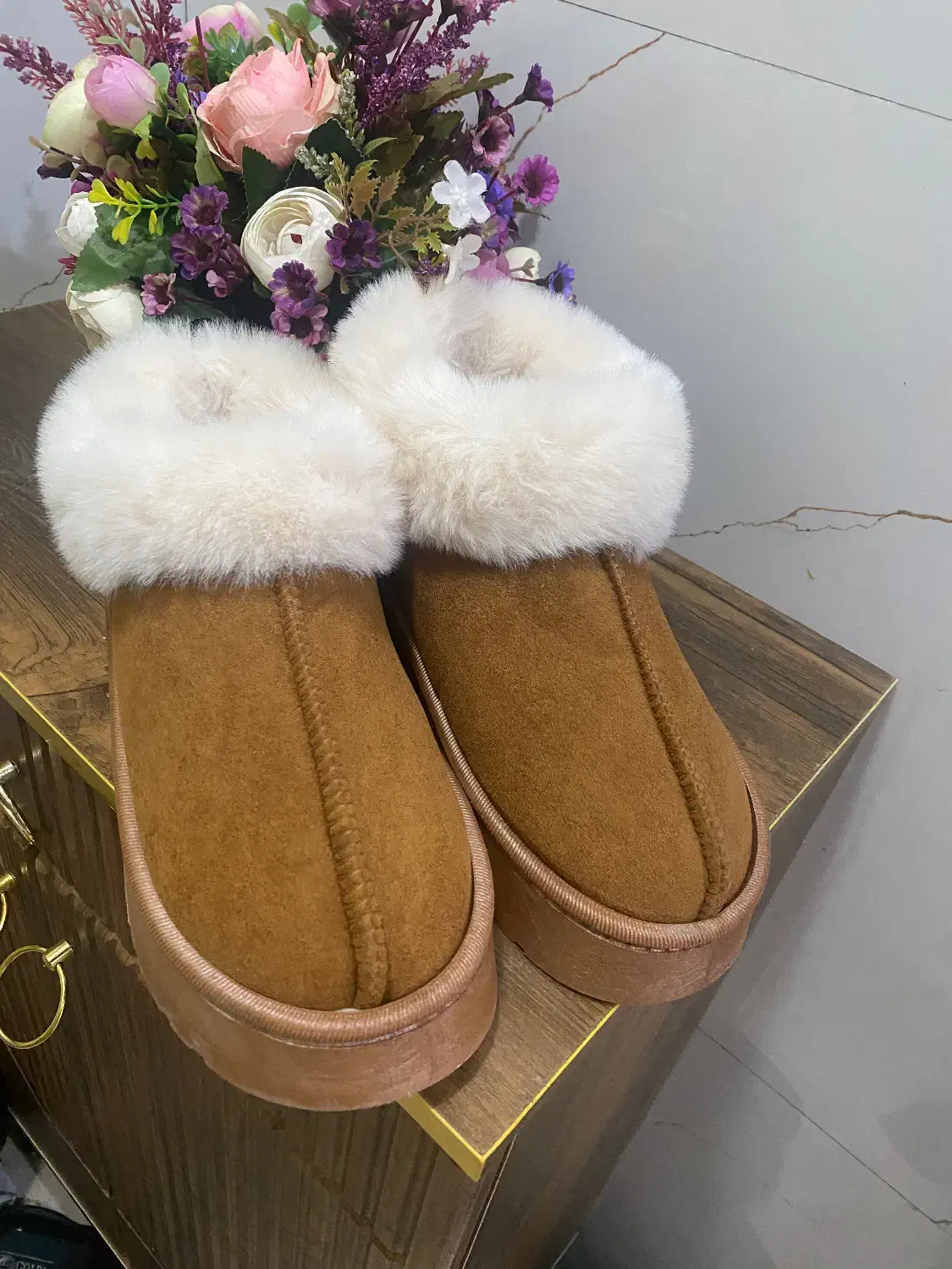 کفش آگ‌|کیف، کفش، کمربند|همدان, |دیوار