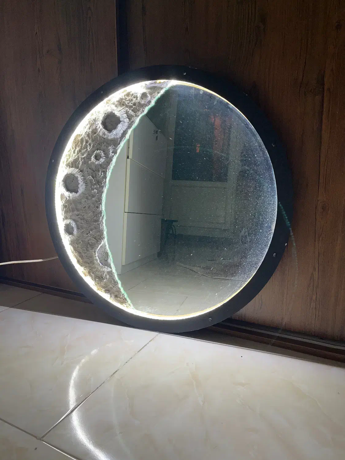 آینه پتیه ماه|آینه|قم, پردیسان|دیوار