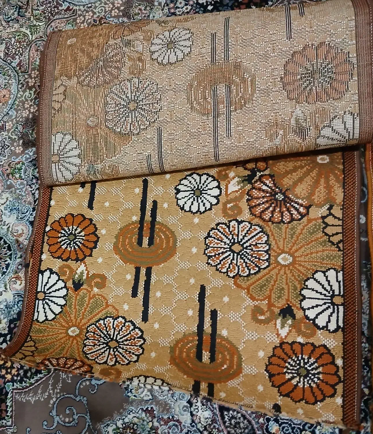 راه رو|گلیم، جاجیم، گبه|رشت, دروازه لاکان|دیوار