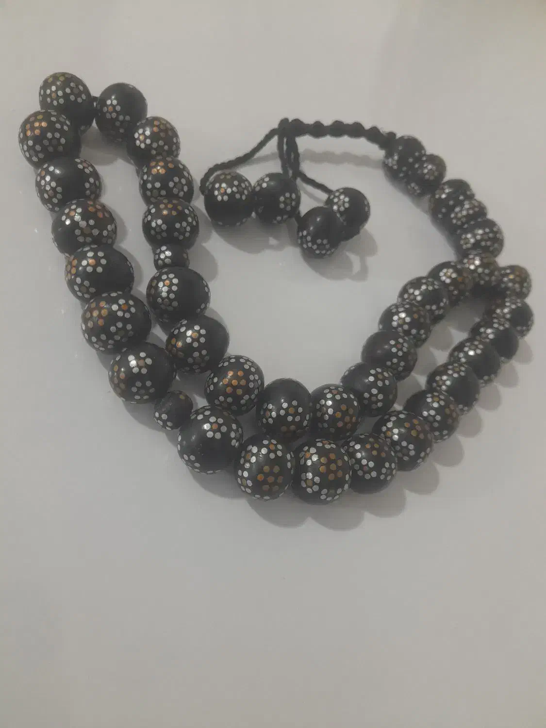 تسبیح نقره کوب|کلکسیون اشیاء عتیقه|تهران, میدان ولیعصر|دیوار