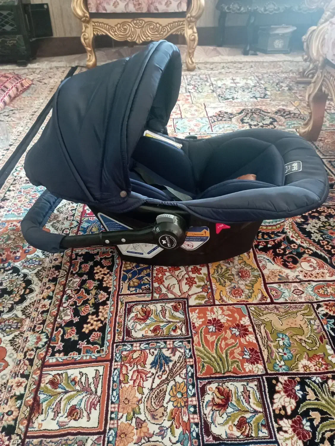 کریرنو|کالسکه و لوازم جانبی|نگین شهر, |دیوار