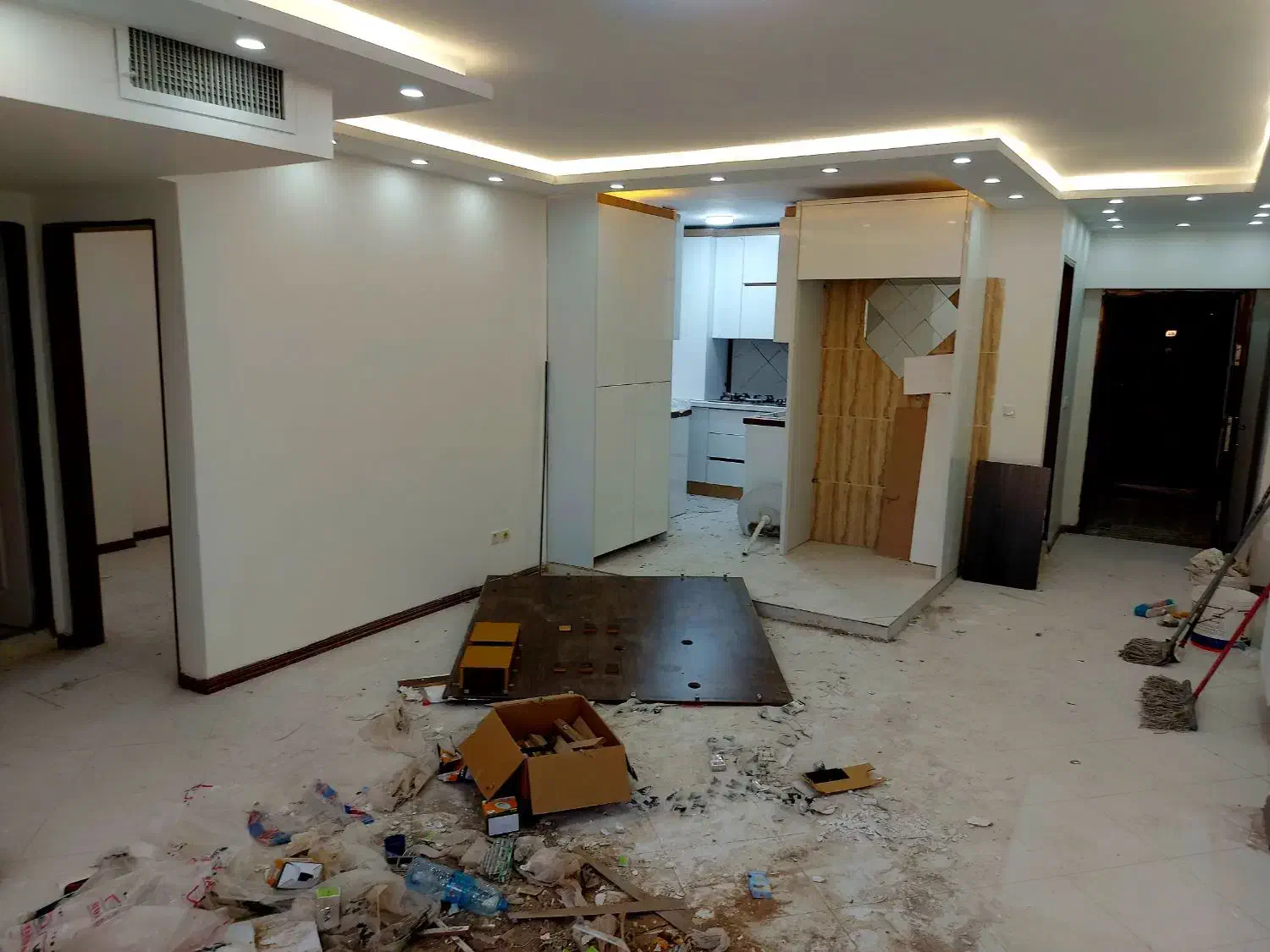 شهرک ابریشم/مجتمع کاج/فول لوکس/مرکز شهر|فروش آپارتمان|چهارباغ, |دیوار