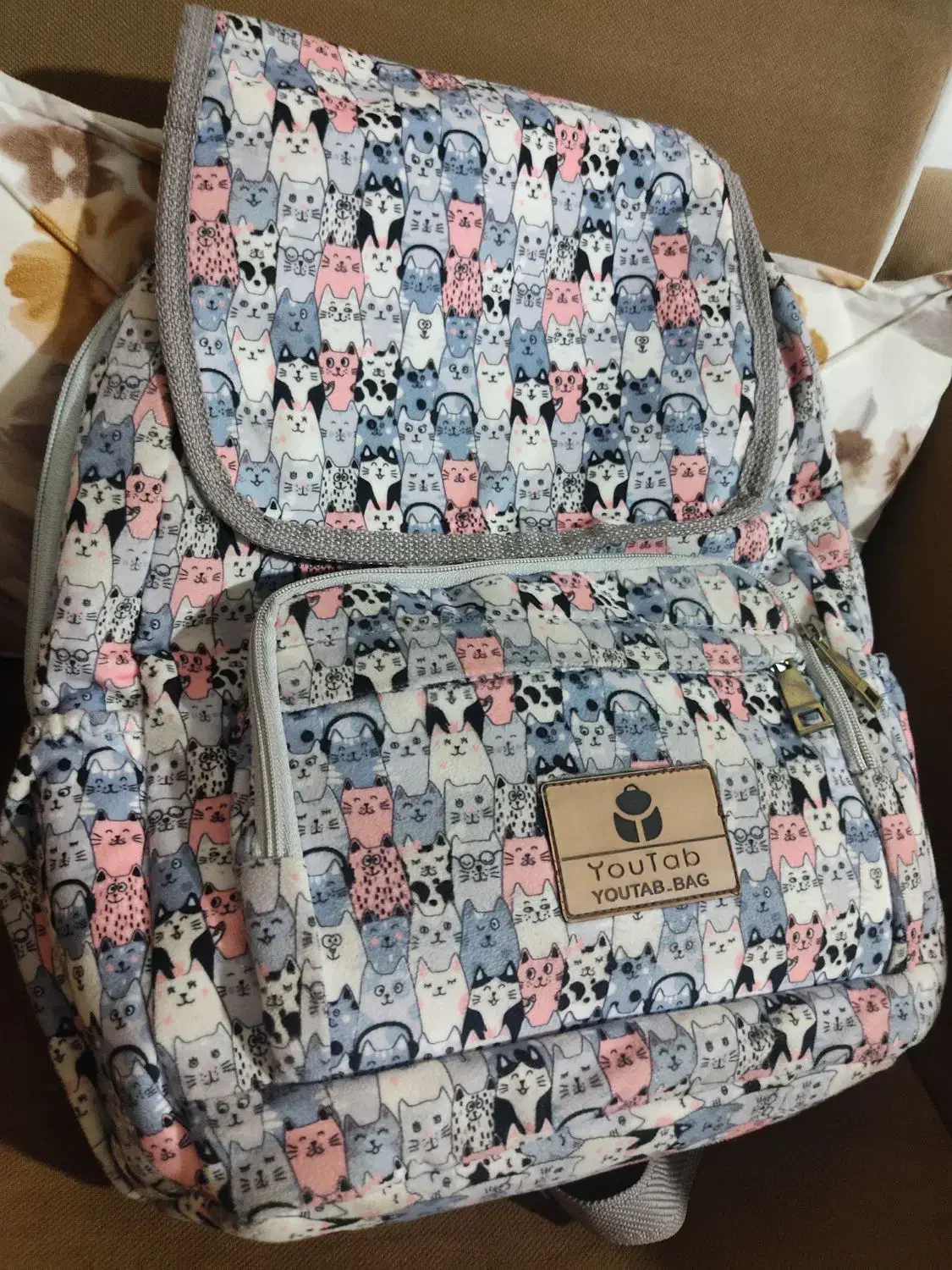 دو عدد کیف مدرسه جنس عالی|کیف، کفش، کمربند|نیشابور, پنجراه|دیوار