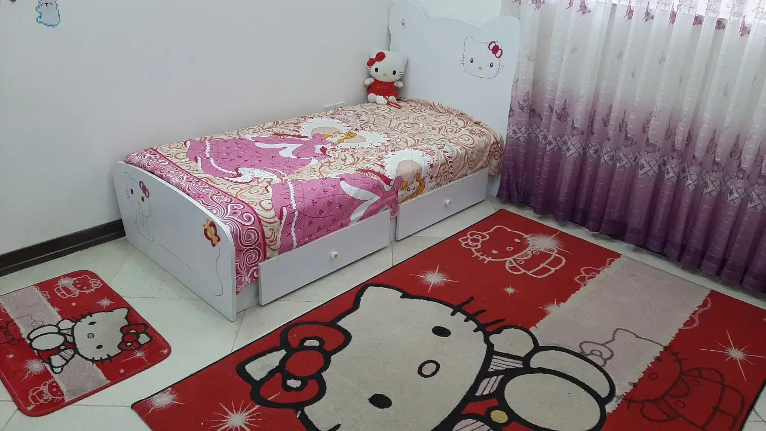 تخت و کمد و فرش اتاق کودک و نوجوان|اسباب و اثاث بچه|بیرجند, |دیوار