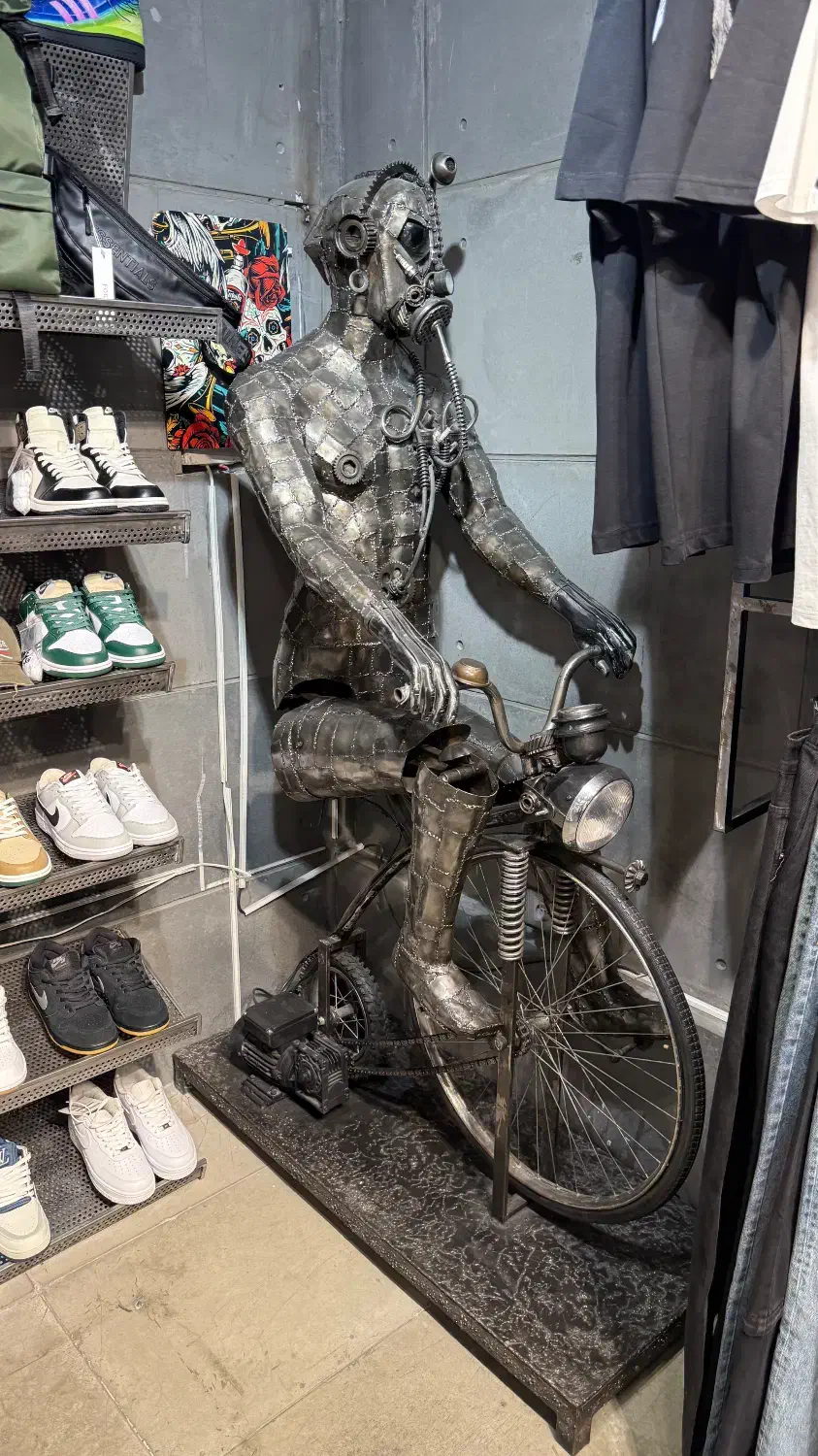 مجسمه آهنی ارت|مجسمه، تندیس، ماکت|تهران, امانیه|دیوار