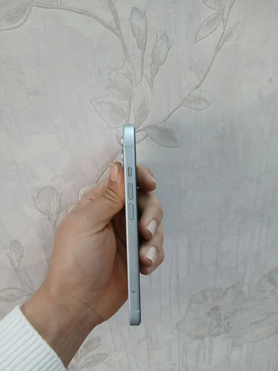 آیفون ۱۵ نرمال|موبایل|اصفهان, باغ کاران|دیوار