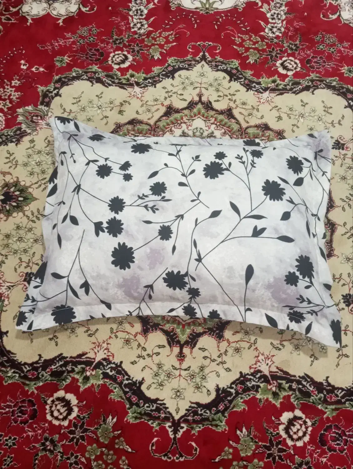 دوخت تشک و بالشت سنتی|رختخواب، بالش، پتو|گلبهار, شهر جدید گلبهار|دیوار