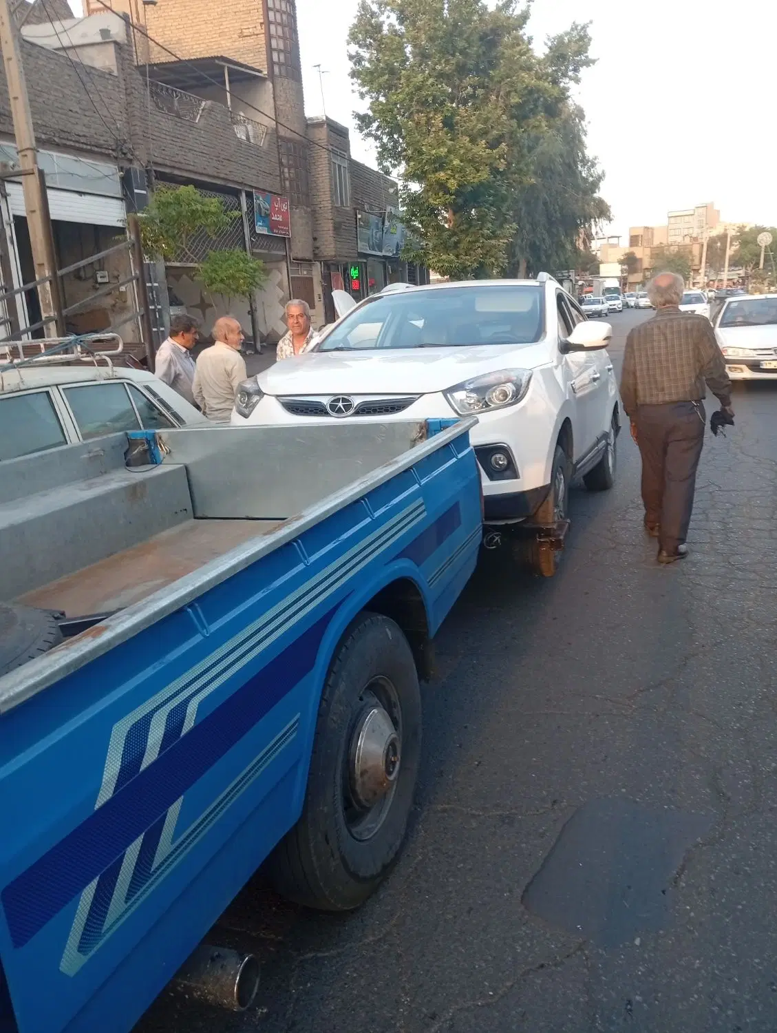 امداد خودرو و جرثقیل یدک کش شرق تهران|خدمات حمل و نقل|تهران, تهرانپارس شرقی|دیوار