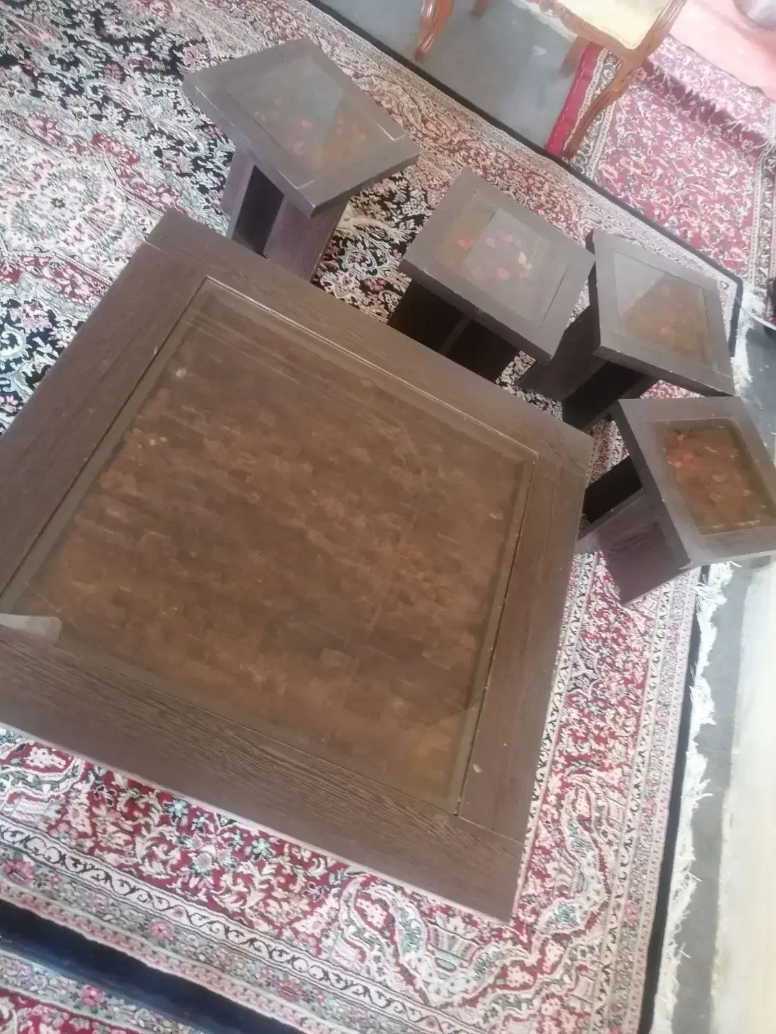 گل میز مبل تمیز و سالم با 4 تا گل میز کوچک|مبلمان خانگی و میز عسلی|شیراز, سهل‌آباد|دیوار