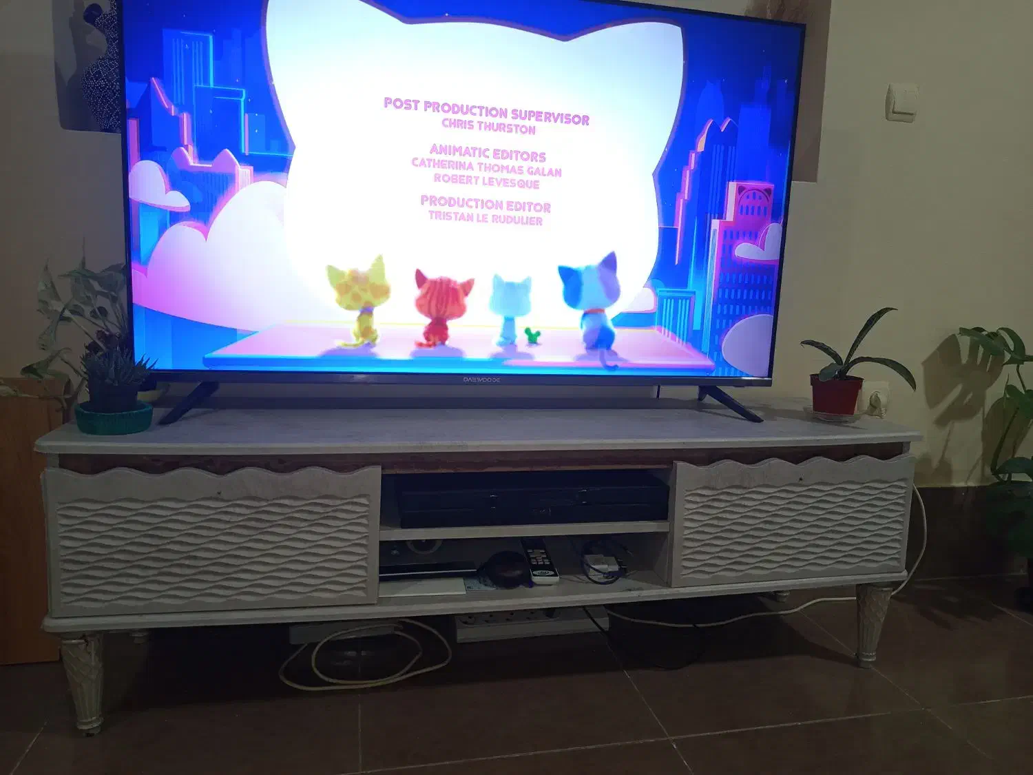 میز تی وی طوسی استخوانی|میز تلویزیون|بابلسر, |دیوار