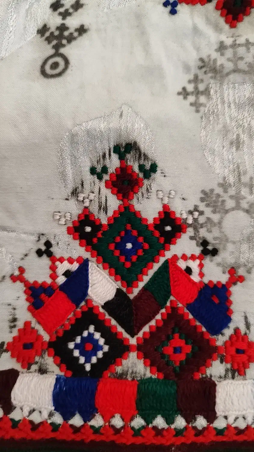 سبزو و شیرازه|لباس|سراوان, |دیوار