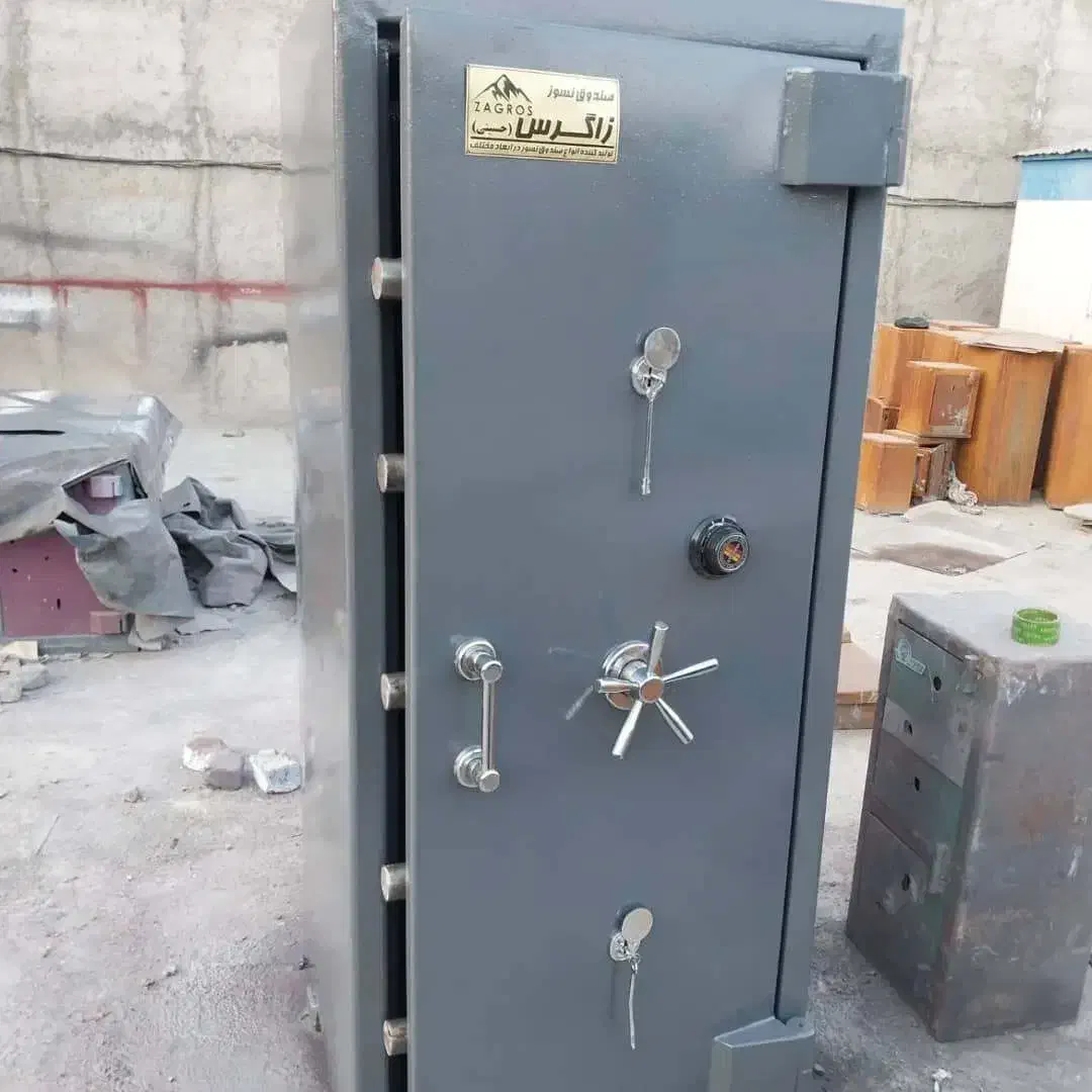 استخدام جوشکاردر کارخانه گاوصندوق سازی|استخدام صنعتی، فنی، مهندسی|پاکدشت, پاکدشت (مامازند)|دیوار