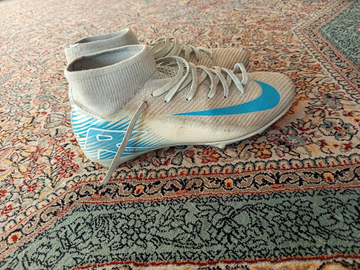 کفش چمن|کیف، کفش، کمربند|مرودشت, فاز اول شهرک فرهنگیان|دیوار