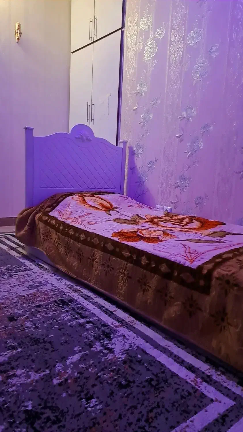 *تخت تک نفره جوان طرح وکیوم *|تخت و سرویس خواب|همدان, |دیوار