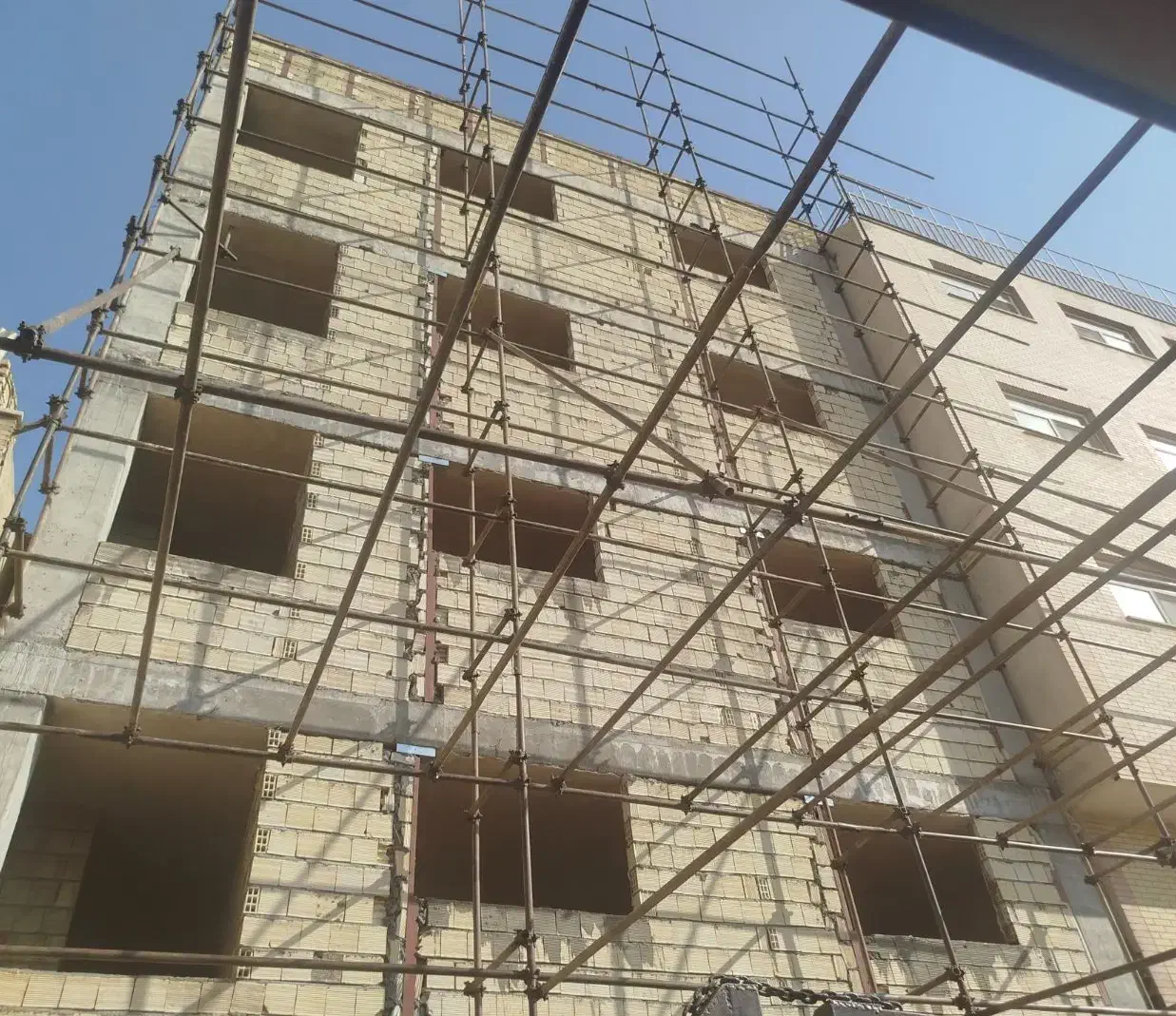 داربست فلزی آسمان شهر - اجرای سریع|خدمات پیشه و مهارت|اصفهان, باغ زرشک|دیوار