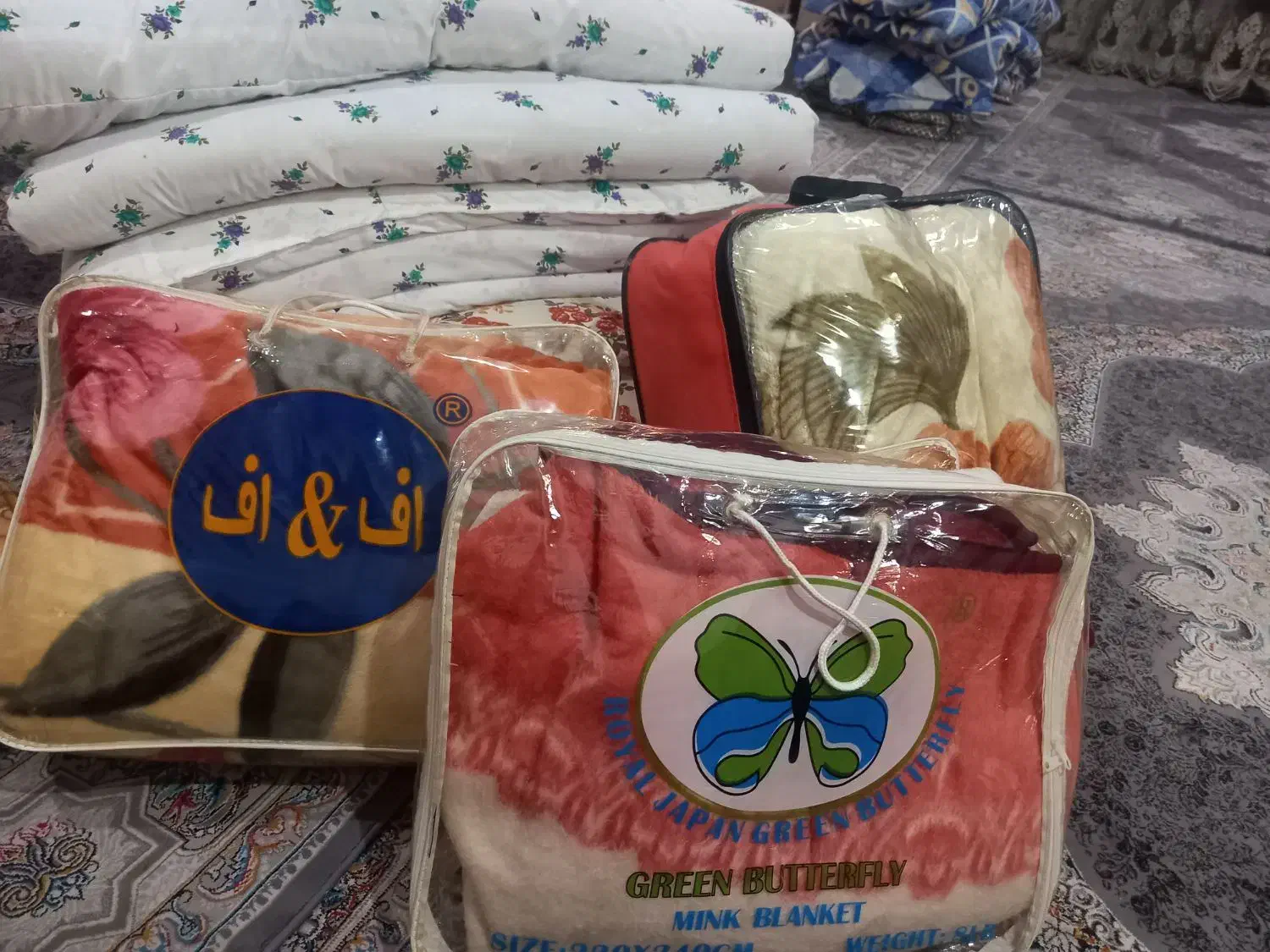 تشک و پتو  نو|رختخواب، بالش، پتو|کیار, |دیوار