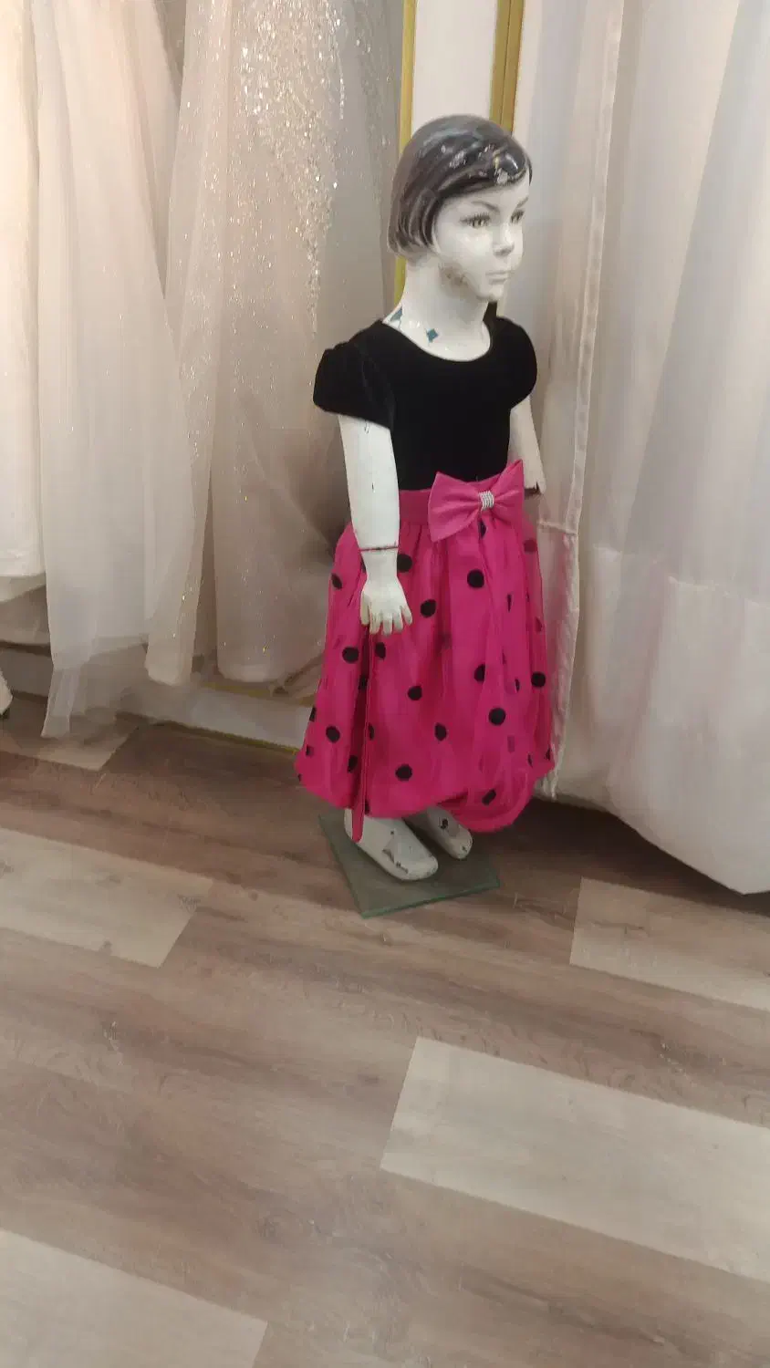 مانکن بچه|کفش و لباس بچه|قم, باجک یک|دیوار