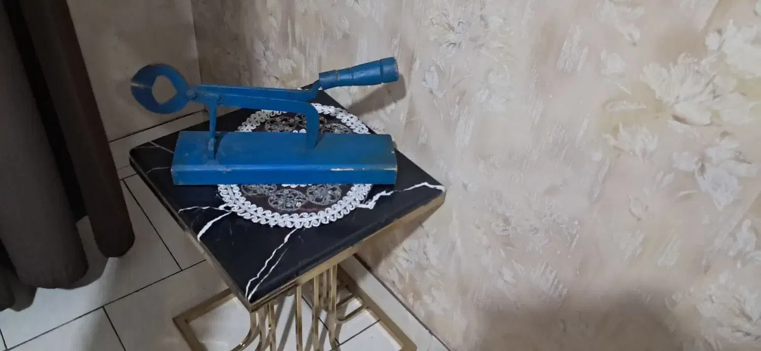 قیچی قند|ظروف پخت‌وپز|تهران, خاک سفید|دیوار