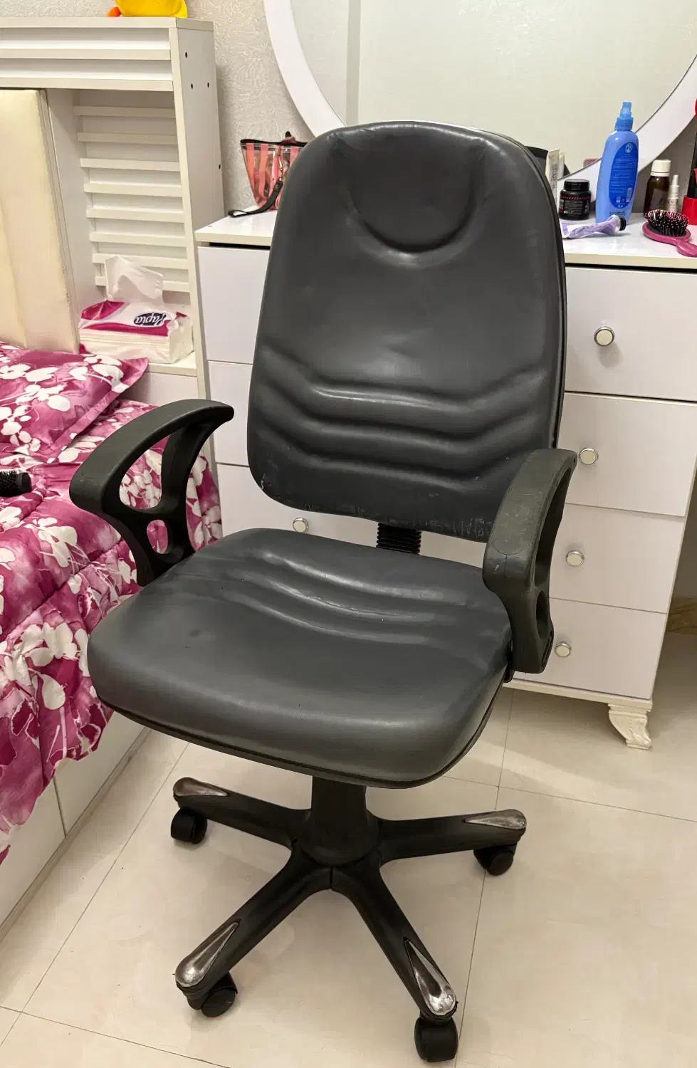 صندلی چرخان|میز تحریر و کامپیوتر|رشت, آزادگان|دیوار