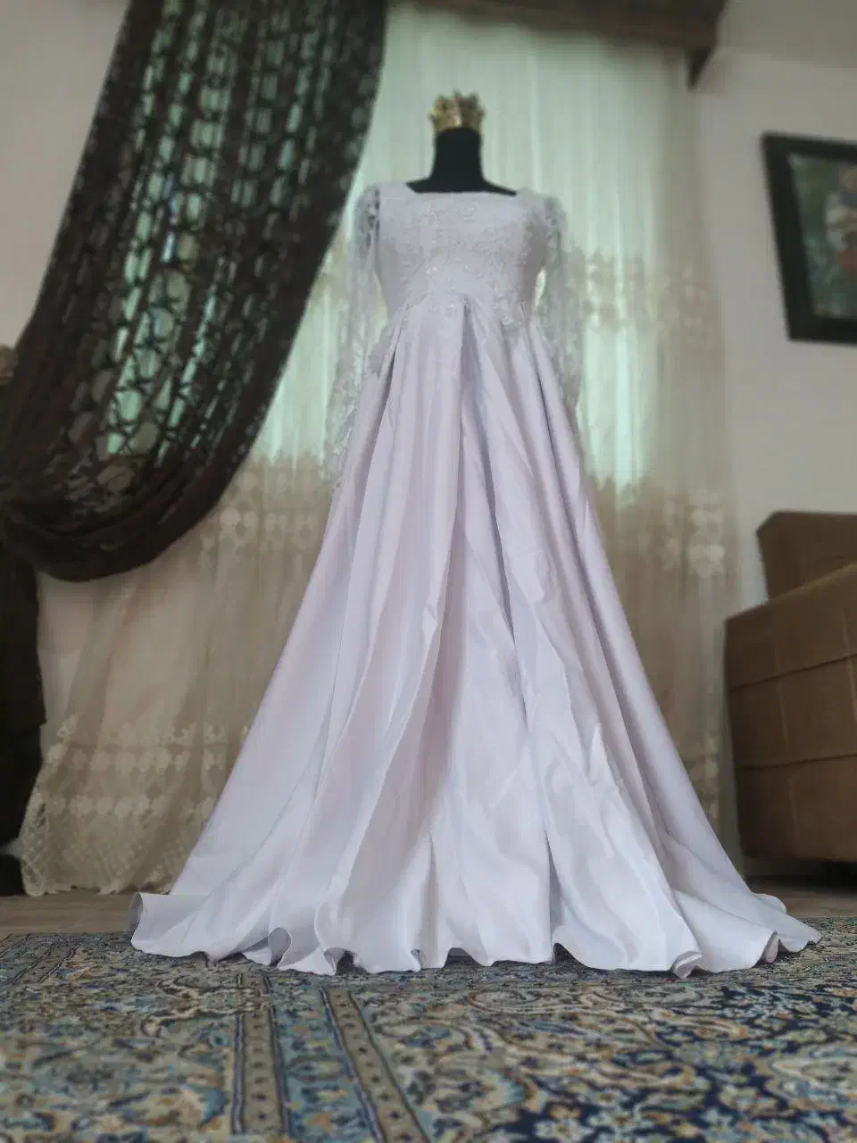 لباس عروس به همراه لباس مجلسی در حد نو|لباس|طاهرگوراب, |دیوار