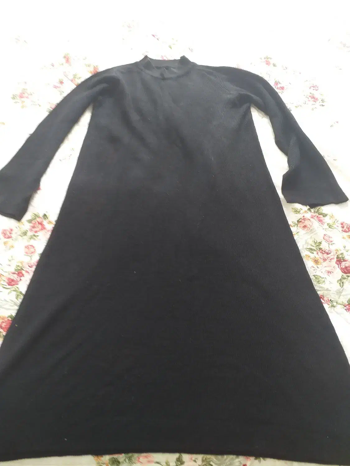 چند عدد لباس مجلسی|لباس|بروجرد, |دیوار