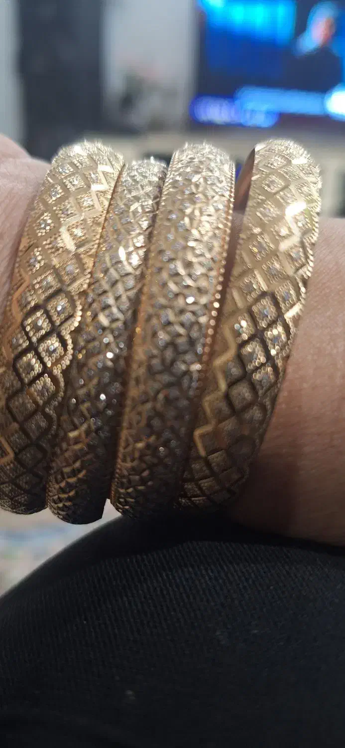 ۲۴ گرم طلای ۱۸ عیار النگو در حد ۲۵۰ بالای تابلو|جواهرات|کرج, حصارک بالا|دیوار