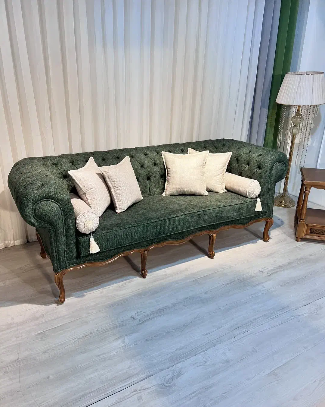 مبل فرانسوی زرین چوب|مبلمان خانگی و میز عسلی|اردبیل, |دیوار