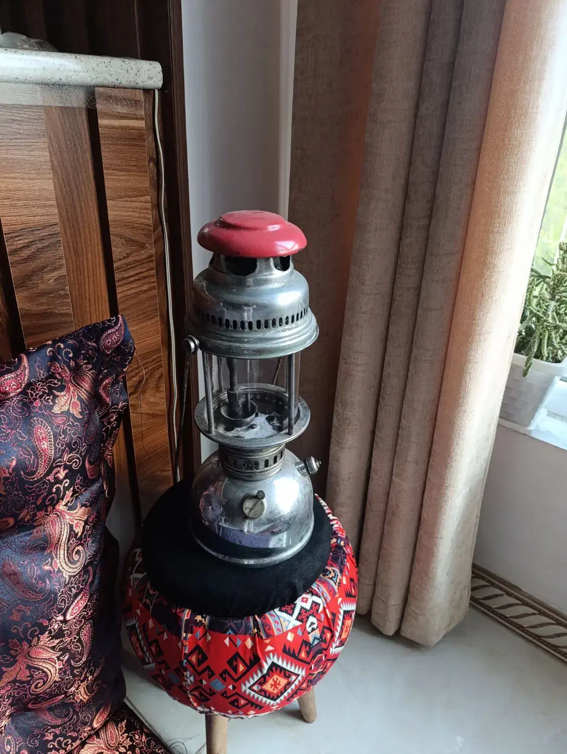 چراغ سوتکا قدیمی|کلکسیون اشیاء عتیقه|رشت, گیل|دیوار