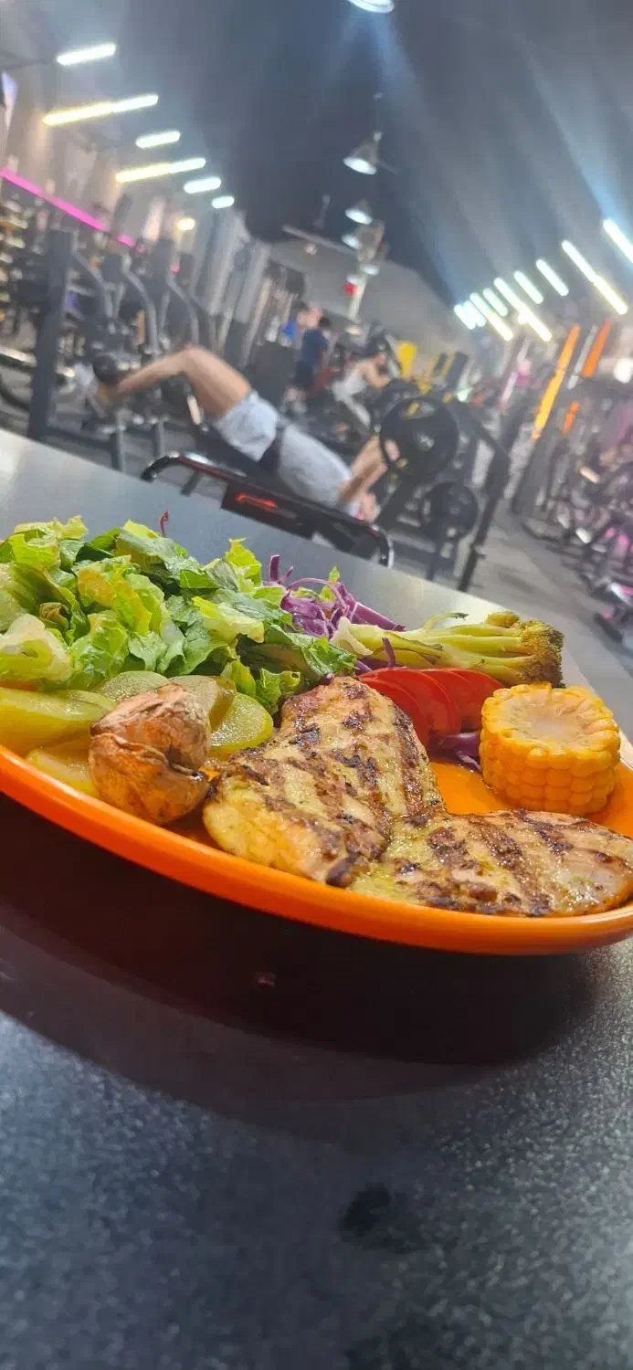 بوفه باشگاه بدن سازی|استخدام خدمات فروشگاه و رستوران|تهران, نارمک جنوبی|دیوار