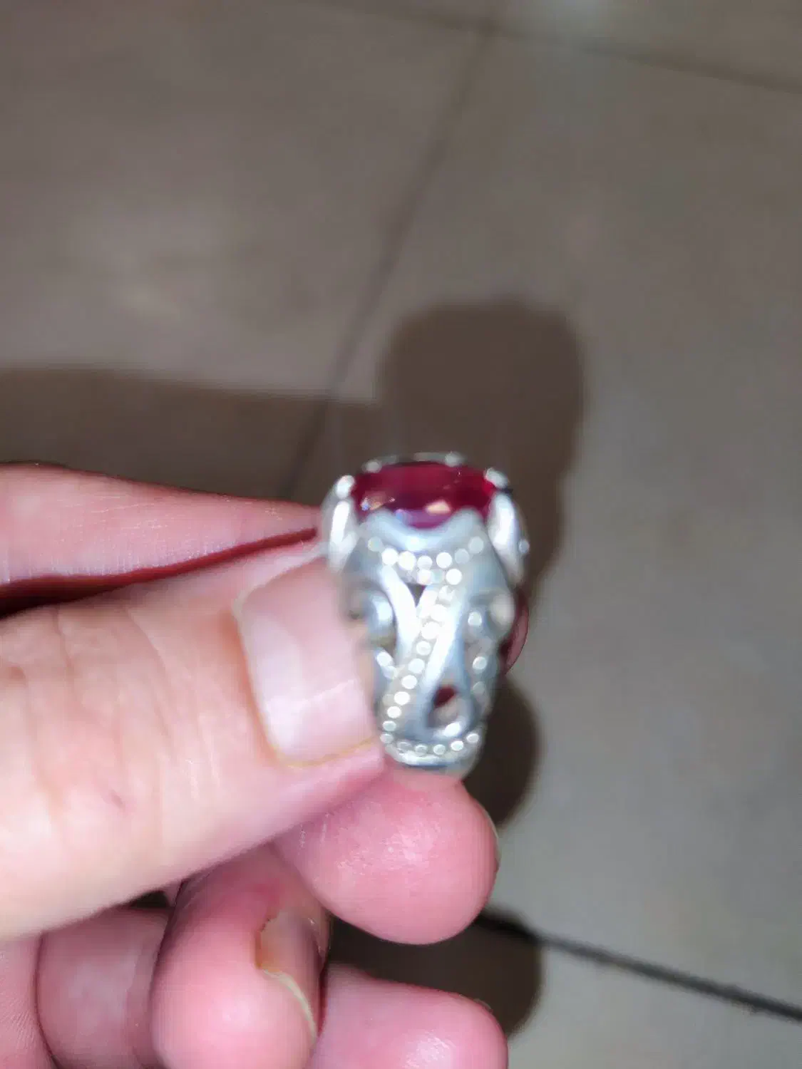 انگشتر یاقوت|جواهرات|قم, چهل درخت‎|دیوار