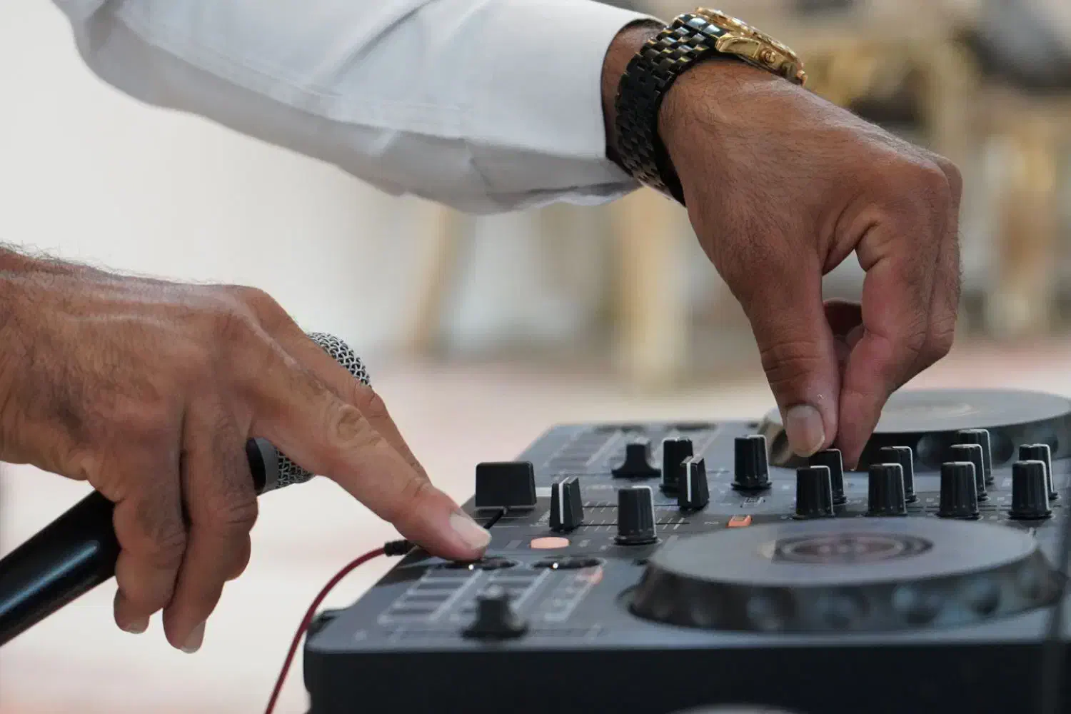 اجرای موسیقی مراسم با بند حرفه ای و نور پردازی|خدمات پذیرایی، مراسم|گرمسار, |دیوار