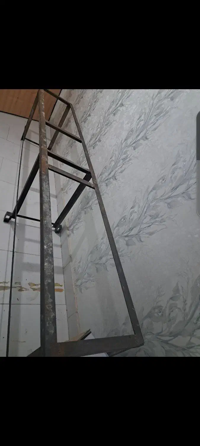 چهار پایه بزرگ|صندلی و نیمکت|زاهدان, |دیوار