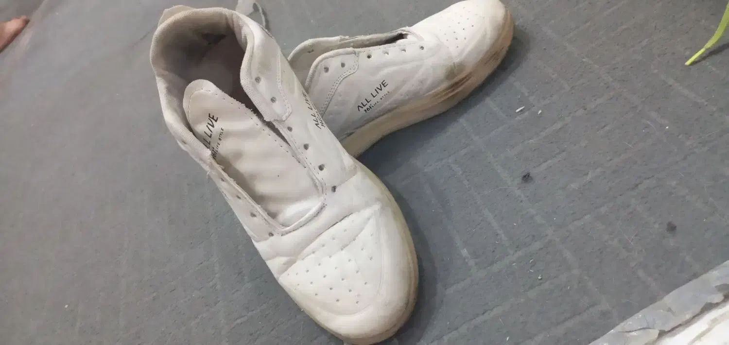 تعدادی کفش اسپرت و چمنی و سالنی|کیف، کفش، کمربند|مشهد, شهید علی محمدی|دیوار