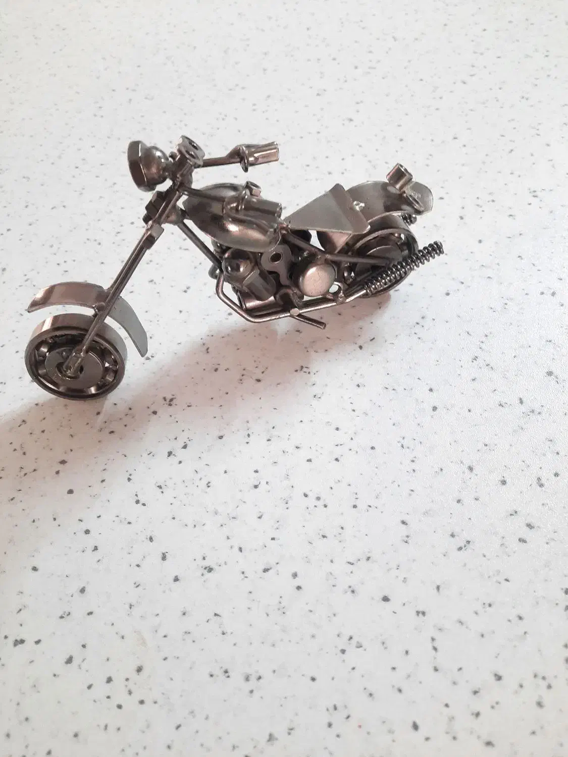 موتوردست سازفلزی دکوری تزیینی خیلی زیبا|مجسمه، تندیس، ماکت|قم, زنبیل آباد|دیوار