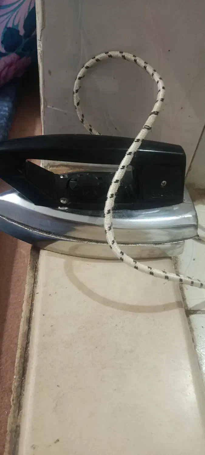 اتو سنگین قدیمی|اتو و لوازم اتو|بومهن, |دیوار