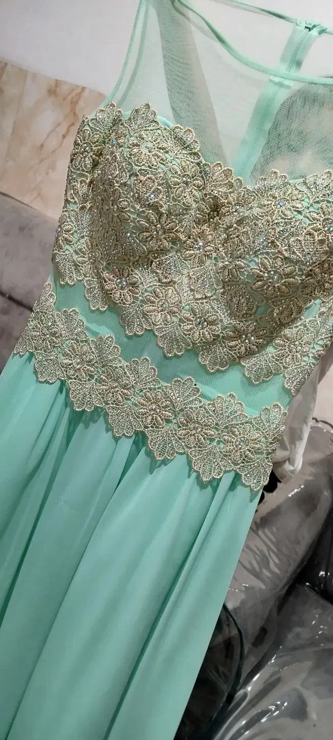 لباس مجلسی|لباس|قم, ولیعصر|دیوار