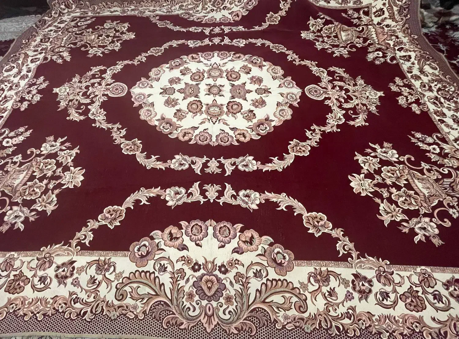 روفرشی|روفرشی|ری, سیزده آبان|دیوار