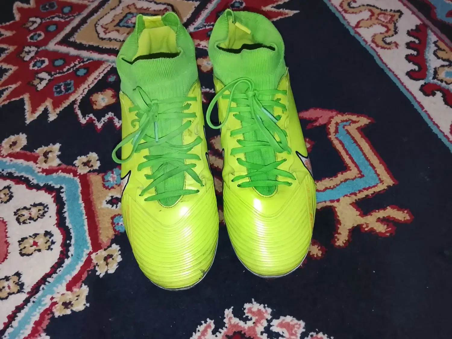 کفش فوتبال|کیف، کفش، کمربند|یاسوج, |دیوار